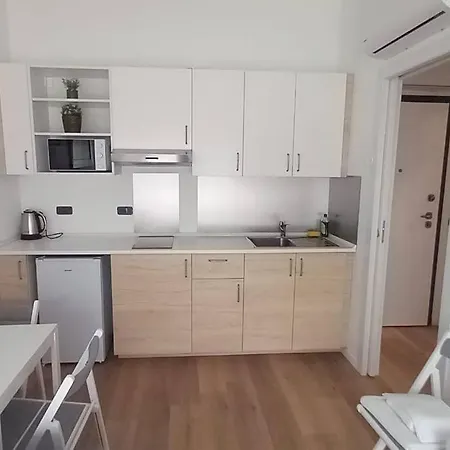 Beautiful In Abano For 4-5 People Apartment *